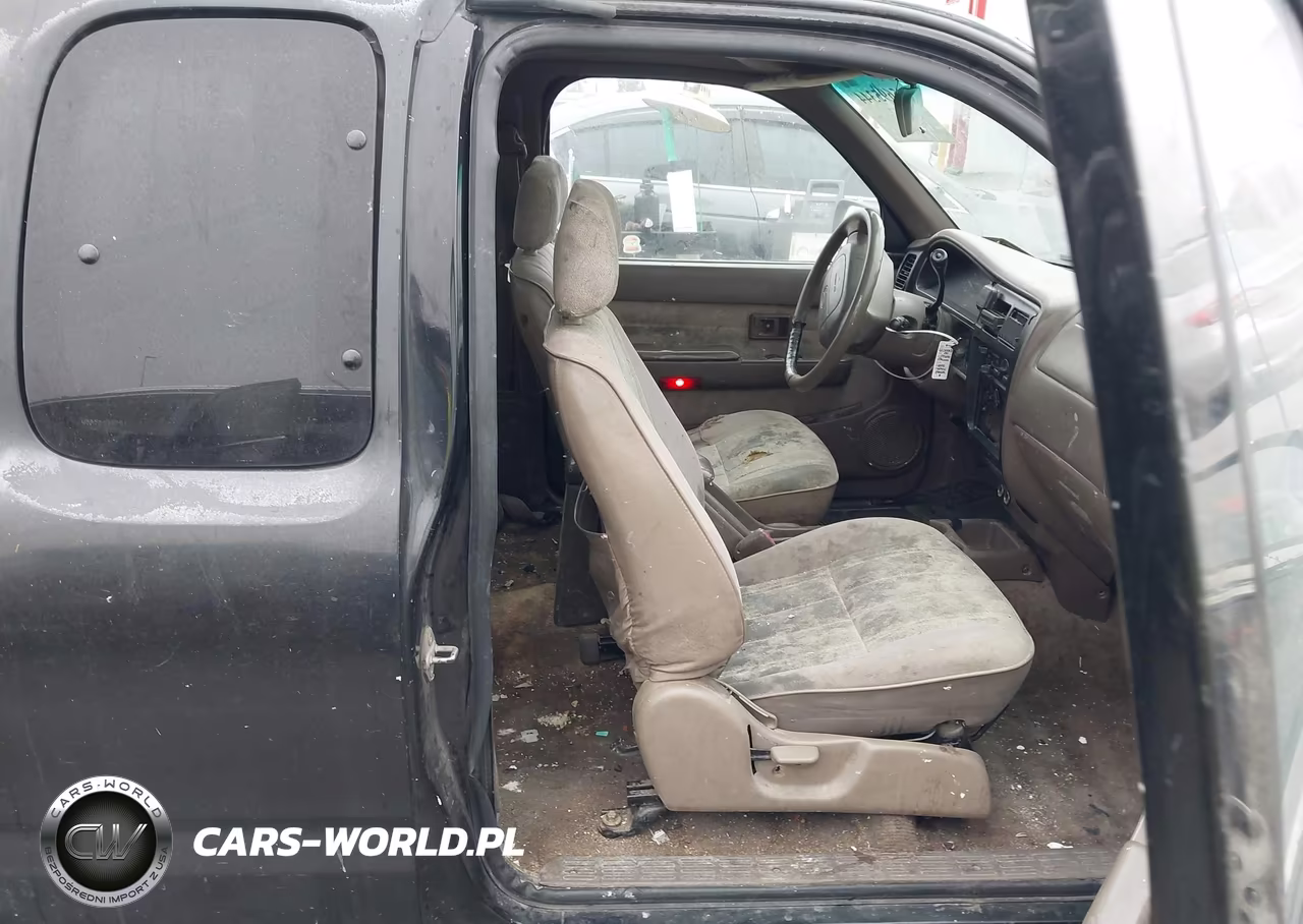 2000 Toyota Tacoma Base V6 VIN:4TAVN52N7YZ656423 - 5