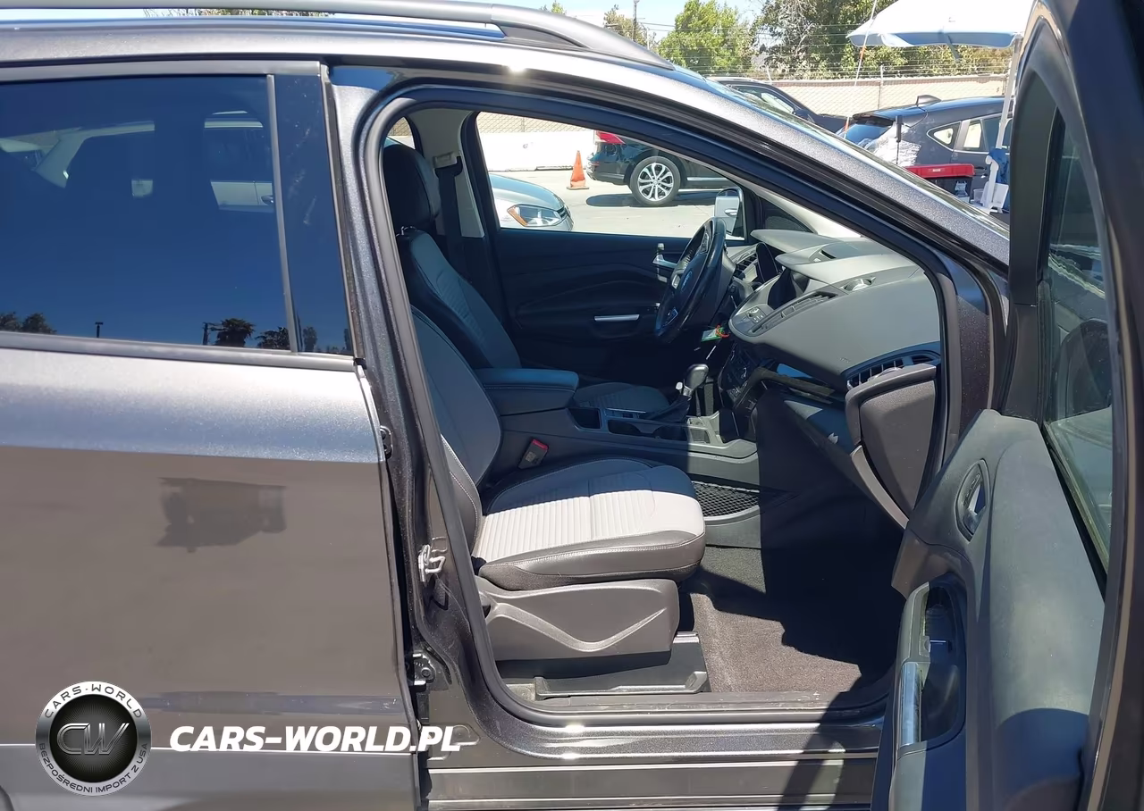 2017 Ford Escape Se VIN:1FMCU0GD6HUE48429 - 5