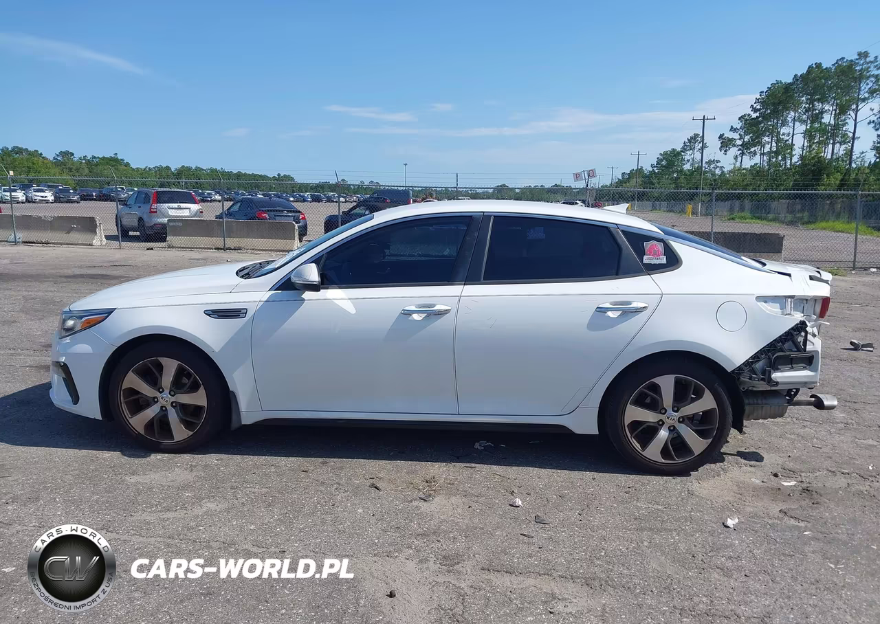 2020 Kia Optima S VIN:5XXGT4L30LG438054 - 14