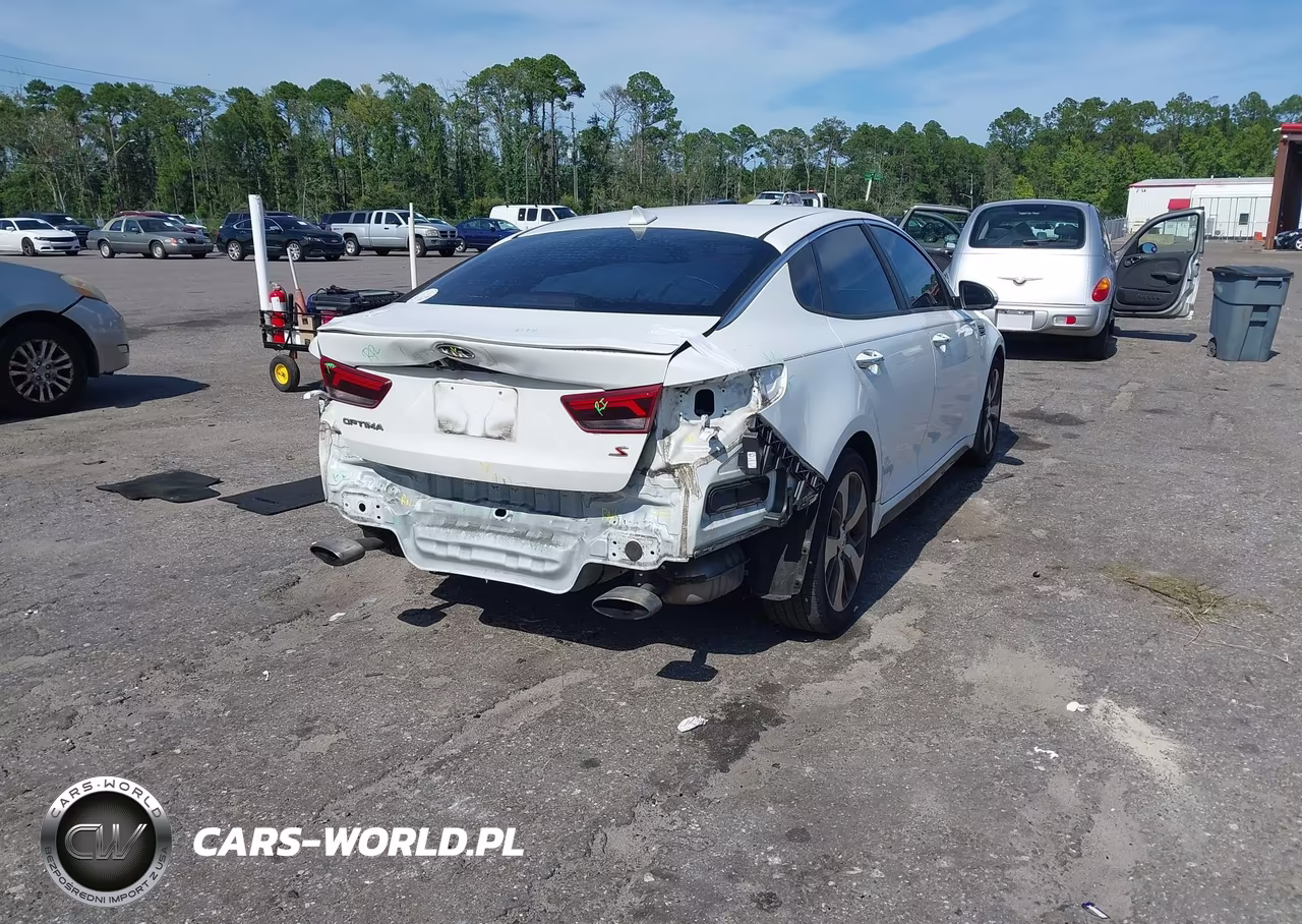 2020 Kia Optima S VIN:5XXGT4L30LG438054 - 4