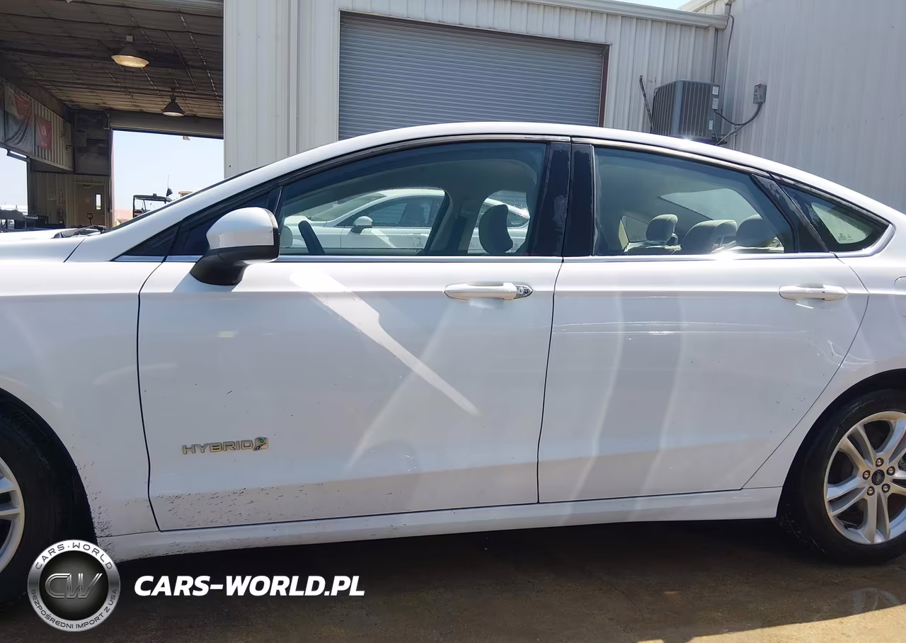 2018 Ford Fusion Hybrid S VIN:3FA6P0UU7JR281983 - 16