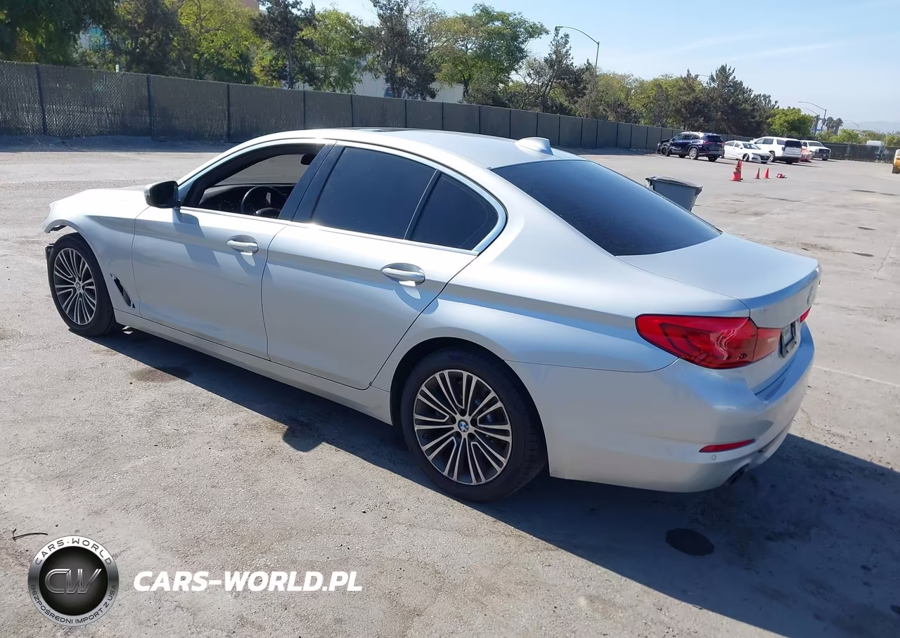 2019 BMW 530I VIN:WBAJA5C53KWW43610 - 3
