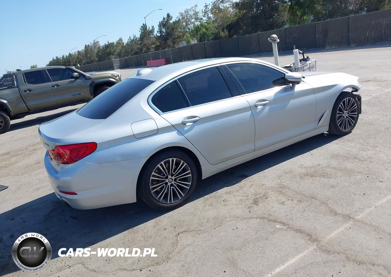 2019 BMW 530I VIN:WBAJA5C53KWW43610 - 4
