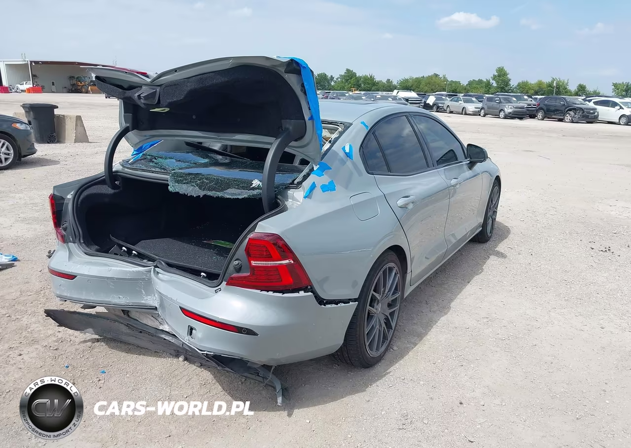 2024 Volvo S60 B5 Core Dark Theme VIN:7JRL12FK9RG317814 - 4