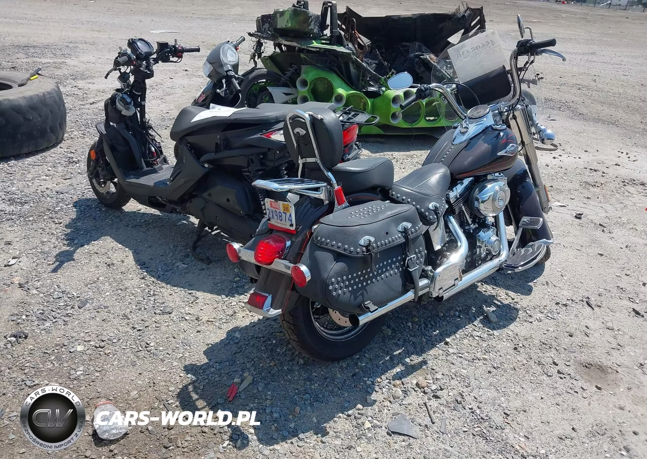 2011 Harley-Davidson Flstc VIN:1HD1BW512BB038726 - 4
