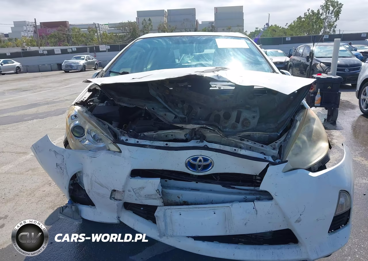 2013 Toyota Prius C One VIN:JTDKDTB36D1056028 - 12