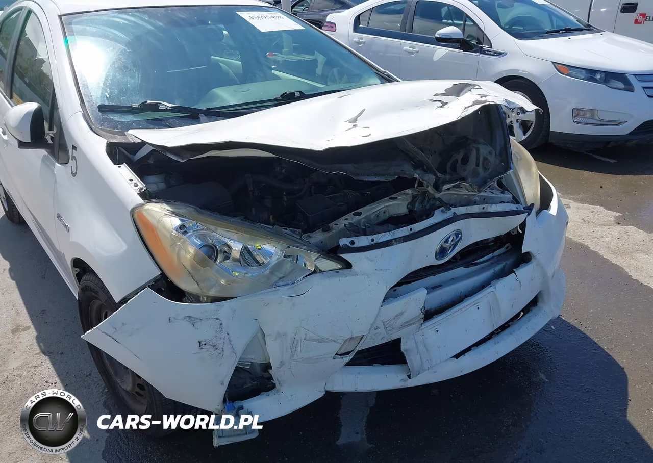 2013 Toyota Prius C One VIN:JTDKDTB36D1056028 - 18