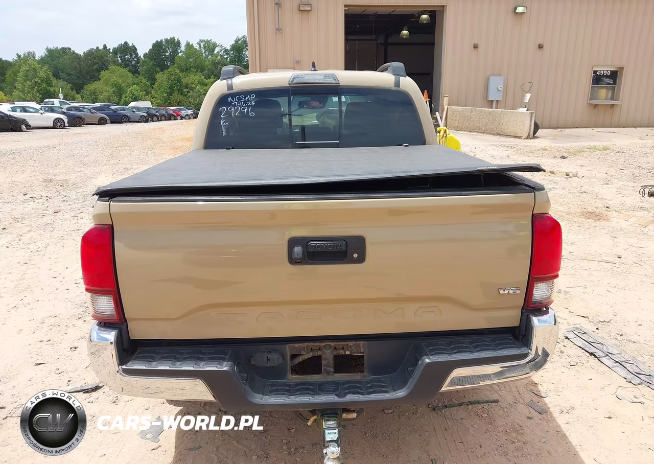 2018 Toyota Tacoma Trd Off Road VIN:5TFCZ5AN6JX129296 - 16
