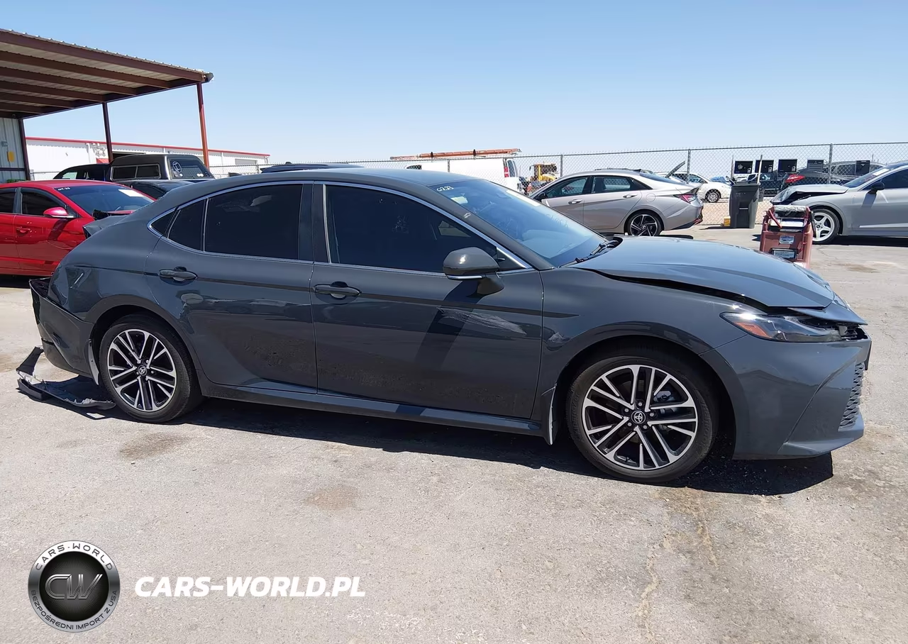 2026 Toyota Camry Xle VIN:4T1DAACK0TU723177 - 13