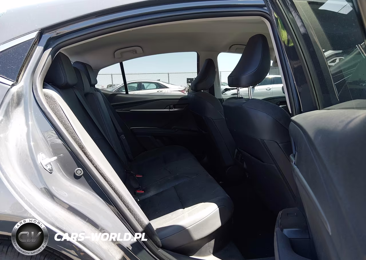 2026 Toyota Camry Xle VIN:4T1DAACK0TU723177 - 8