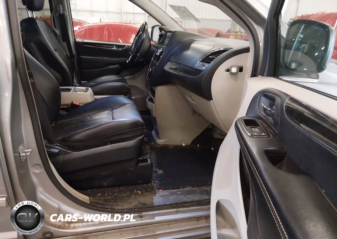 2014 Chrysler Town & Country Touring VIN:2C4RC1BG5ER437746 - 5