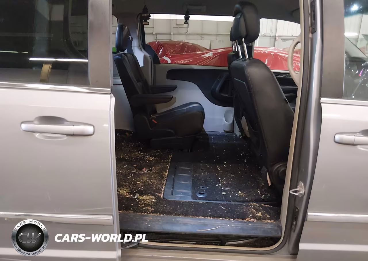 2014 Chrysler Town & Country Touring VIN:2C4RC1BG5ER437746 - 8