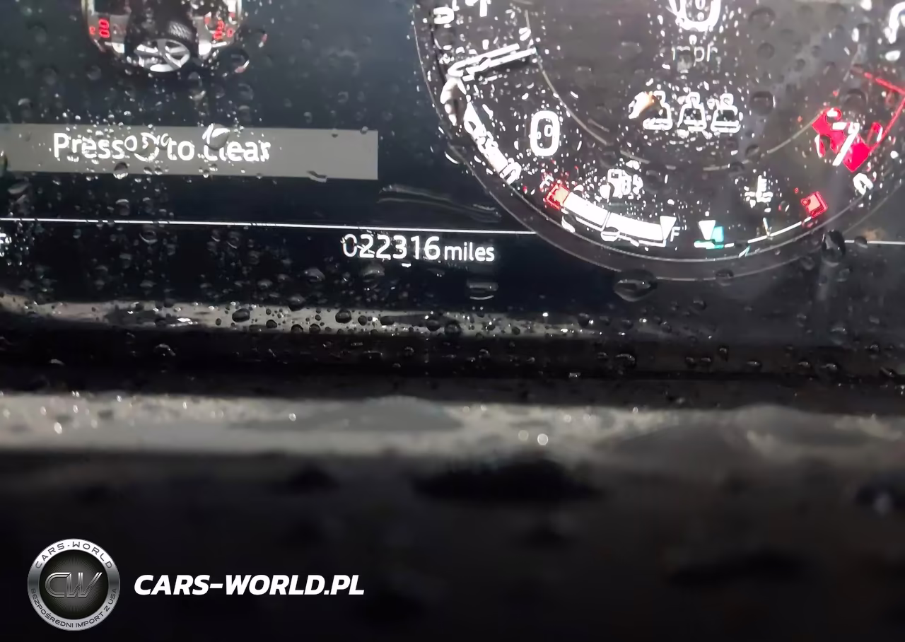 2024 Land Rover Defender 110 P300 VIN:SALEJ7EX0R2337845 - 16