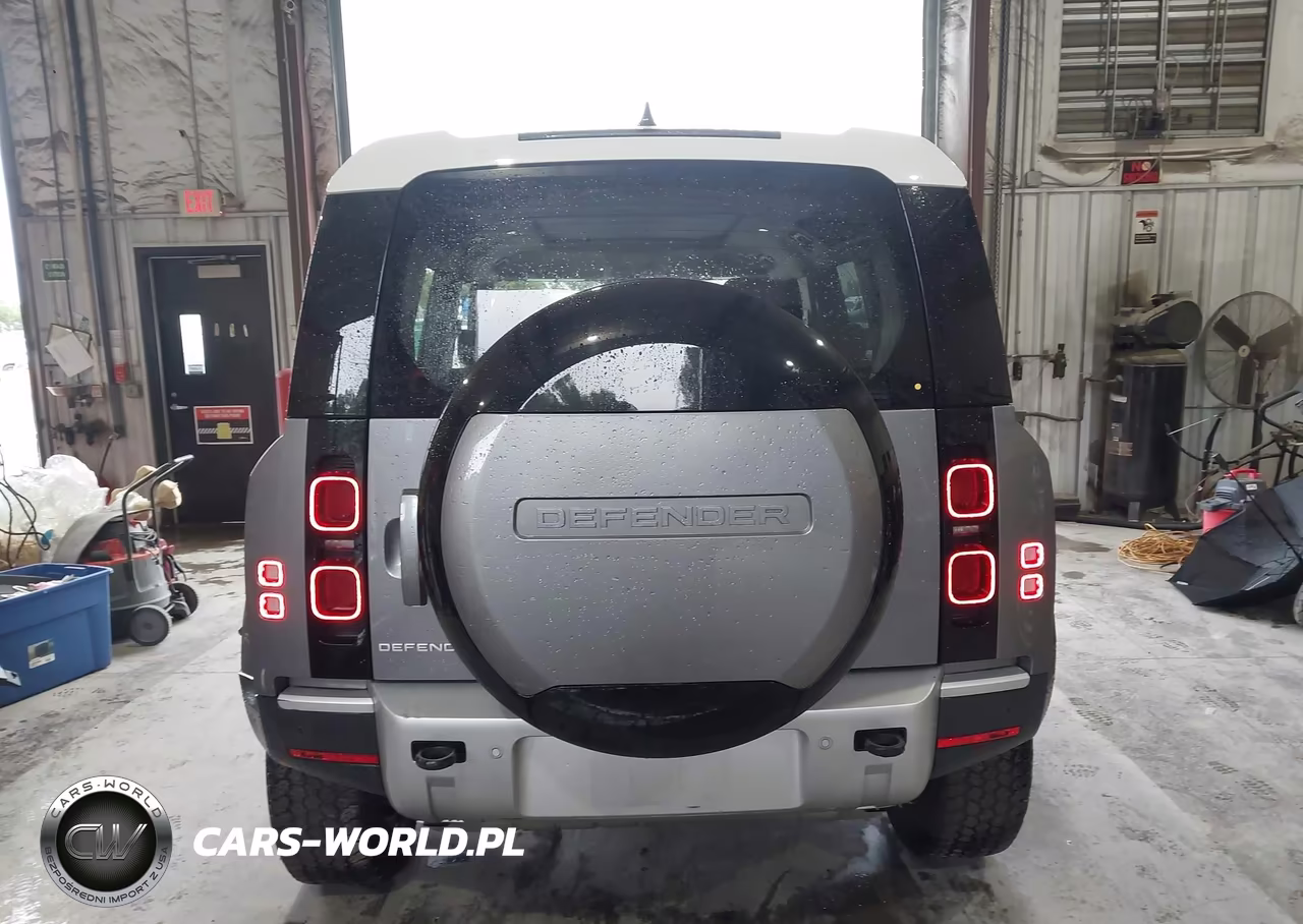 2024 Land Rover Defender 110 P300 VIN:SALEJ7EX0R2337845 - 17