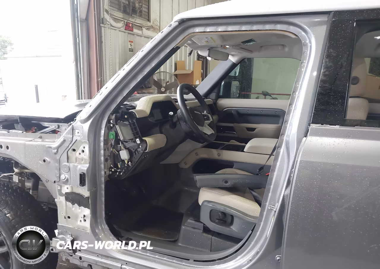 2024 Land Rover Defender 110 P300 VIN:SALEJ7EX0R2337845 - 5
