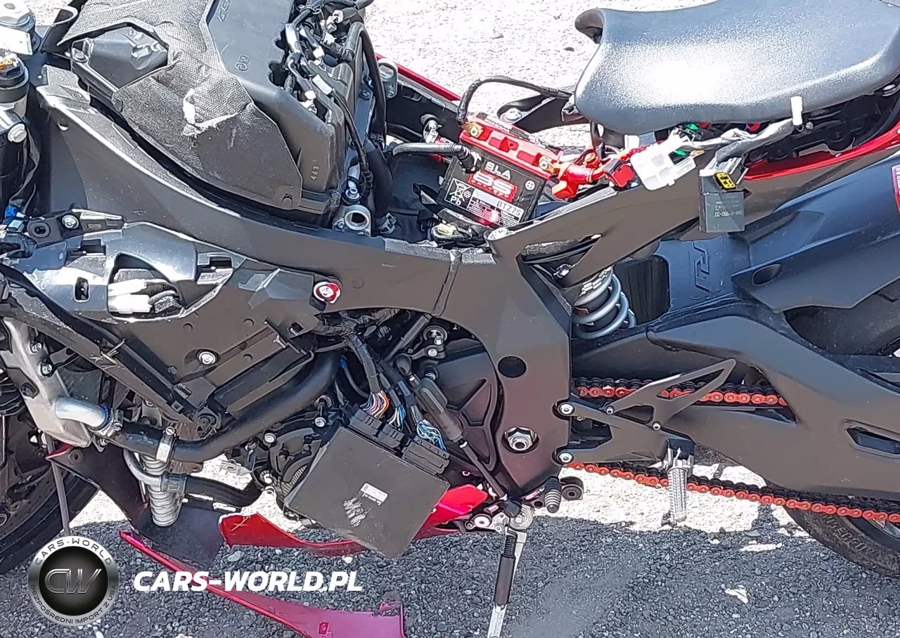2024 Yamaha Yzfr1 VIN:JYARN66E3RA004836 - 8