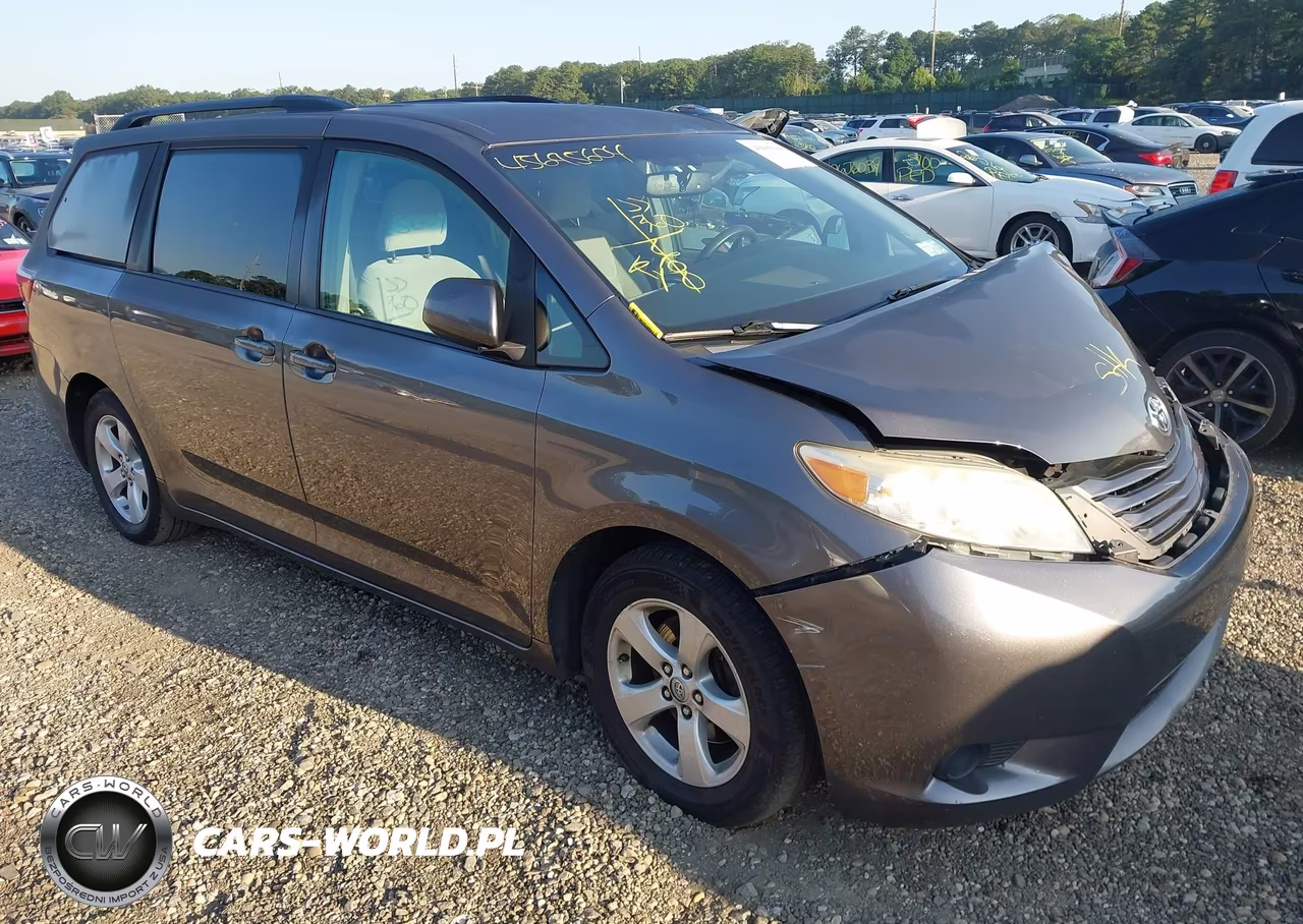 2017 Toyota Sienna Le 8 Passenger – zdjęcie 1 z 17