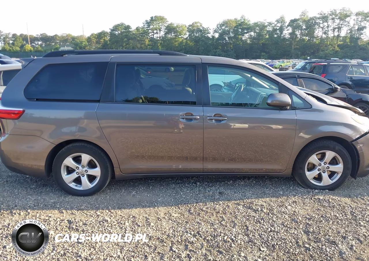 2017 Toyota Sienna Le 8 Passenger VIN:5TDKZ3DC1HS839703 - 13