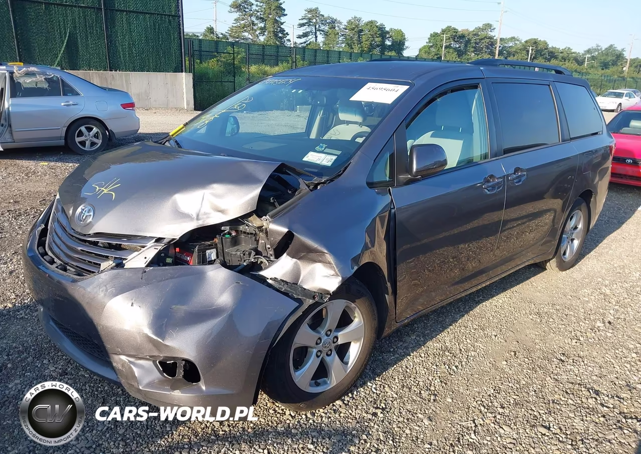 2017 Toyota Sienna Le 8 Passenger VIN:5TDKZ3DC1HS839703 - 2