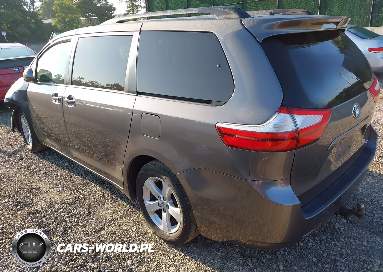 2017 Toyota Sienna Le 8 Passenger VIN:5TDKZ3DC1HS839703 - 3