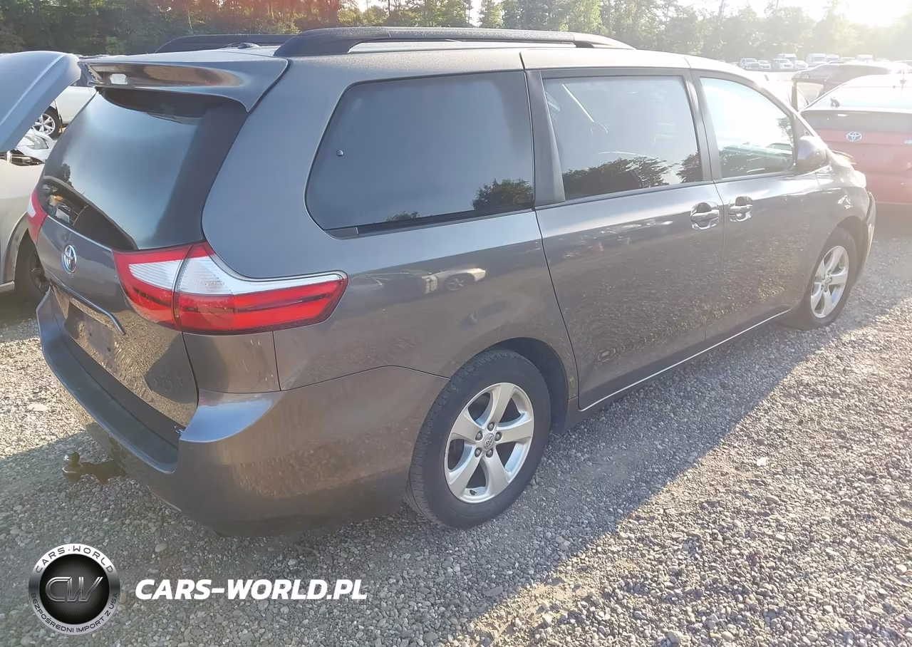 2017 Toyota Sienna Le 8 Passenger VIN:5TDKZ3DC1HS839703 - 4