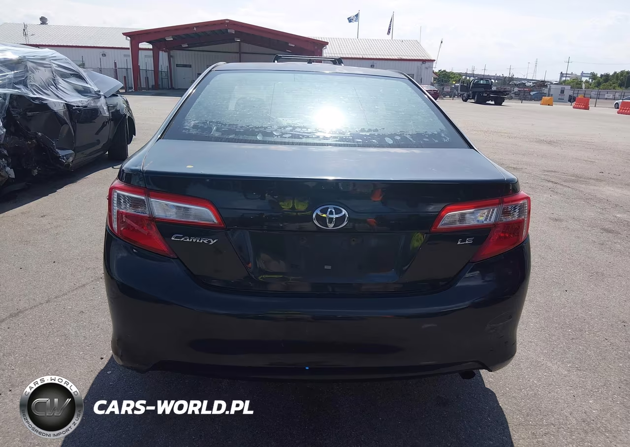 2014 Toyota Camry Le VIN:4T4BF1FK0ER380447 - 16