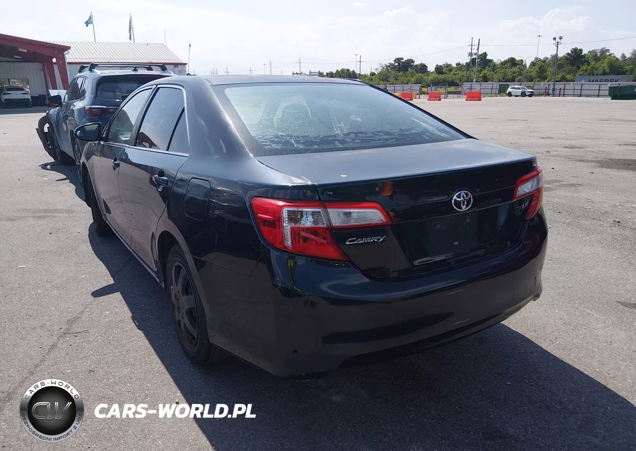 2014 Toyota Camry Le VIN:4T4BF1FK0ER380447 - 3