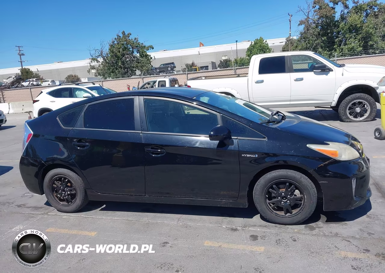 2014 Toyota Prius Two VIN:JTDKN3DU9E1764018 - 13