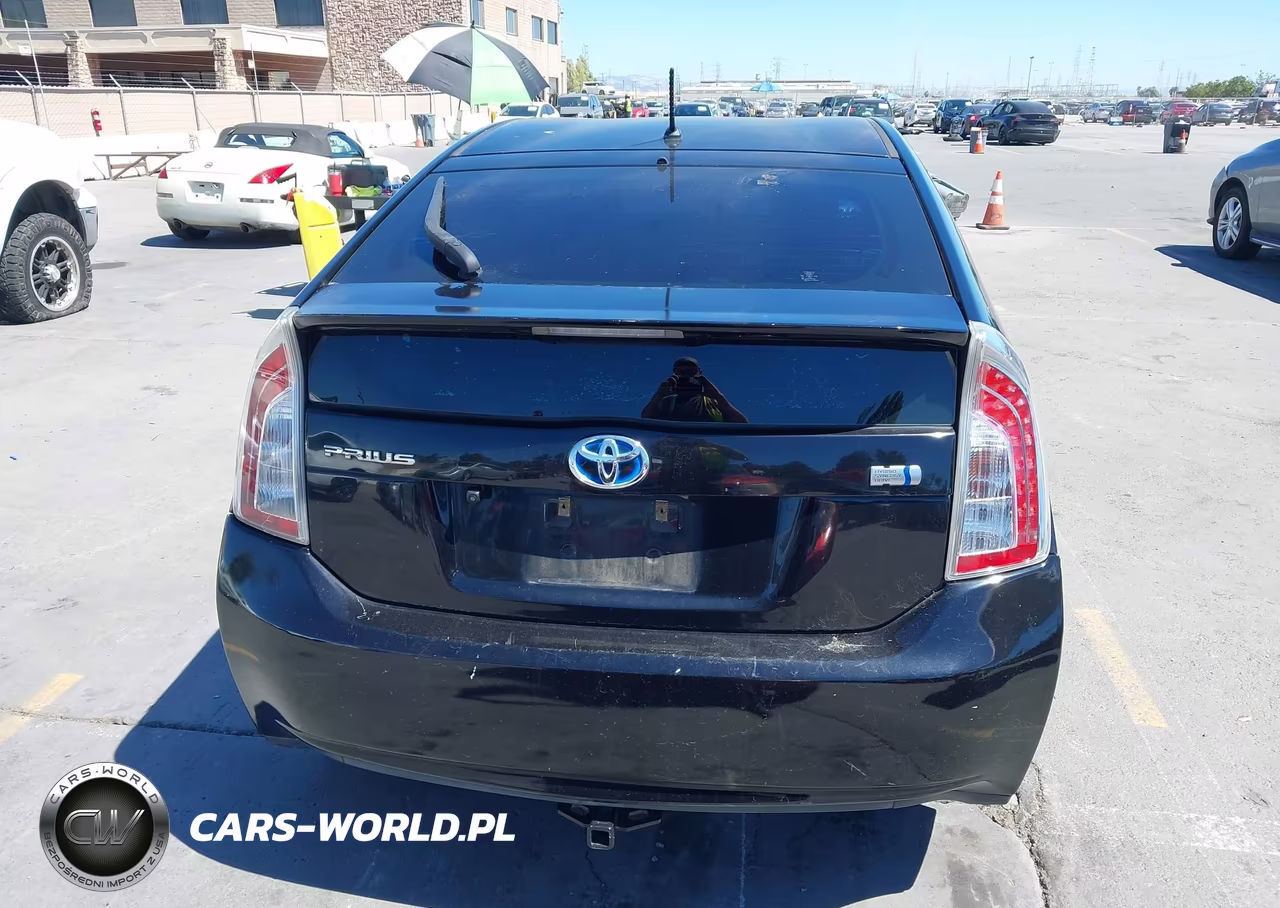 2014 Toyota Prius Two VIN:JTDKN3DU9E1764018 - 16