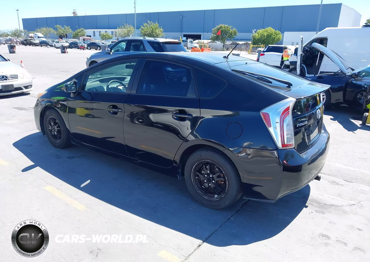 2014 Toyota Prius Two VIN:JTDKN3DU9E1764018 - 3