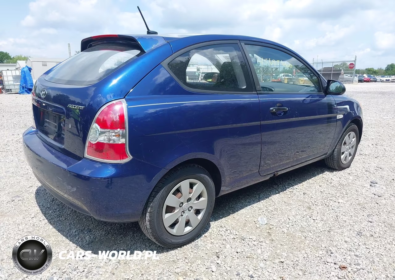 2008 Hyundai Accent Gs VIN:KMHCM36CX8U082890 - 4