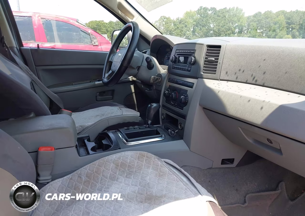 2005 Jeep Grand Cherokee Laredo VIN:1J4GS48K55C610031 - 5