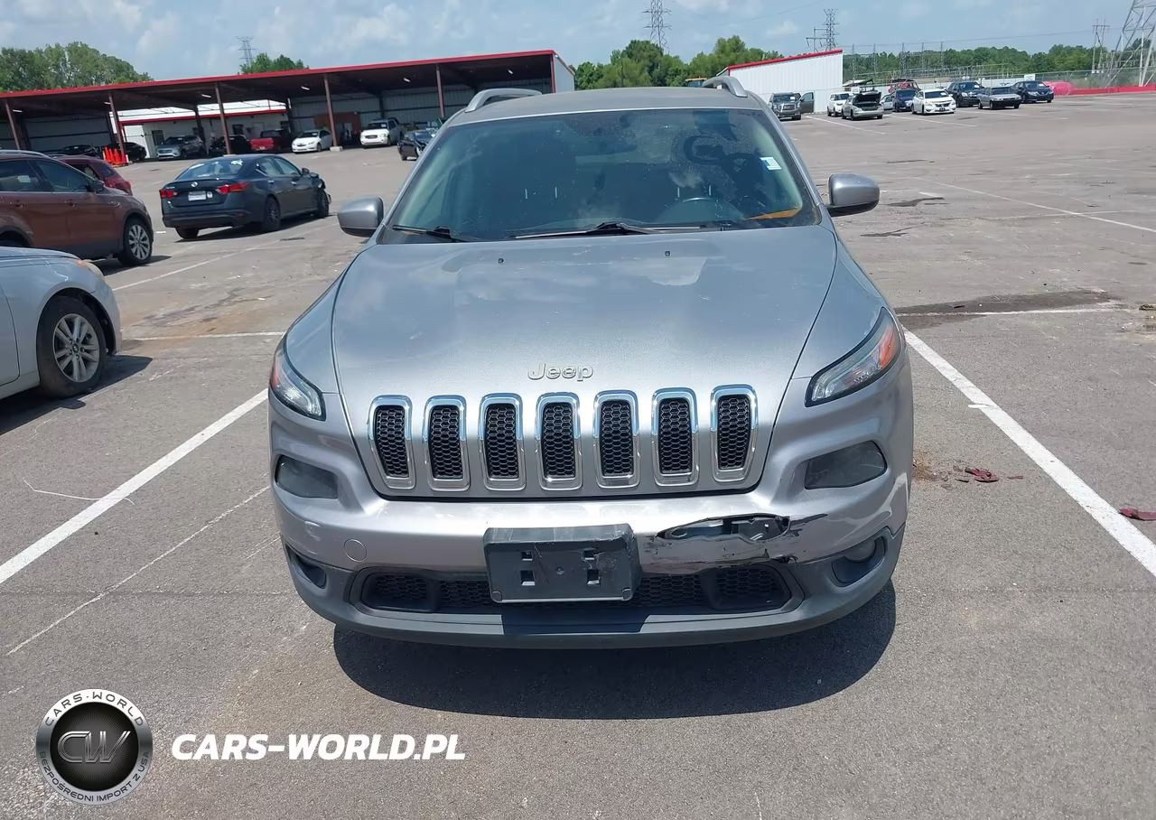 2015 Jeep Cherokee Latitude VIN:1C4PJMCS1FW525087 - 11