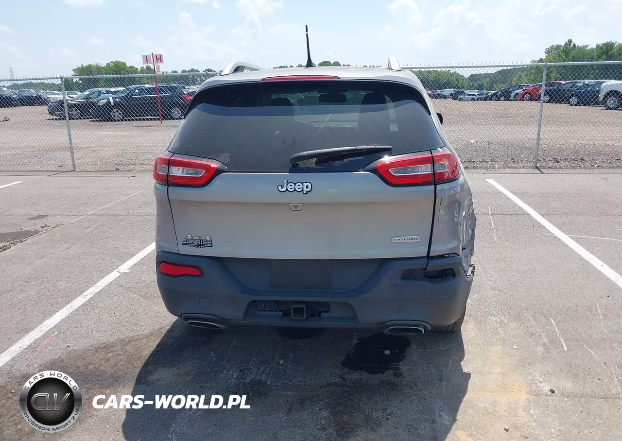 2015 Jeep Cherokee Latitude VIN:1C4PJMCS1FW525087 - 15