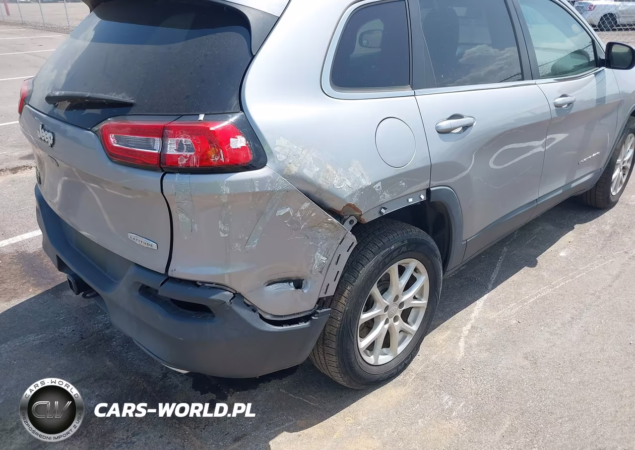 2015 Jeep Cherokee Latitude VIN:1C4PJMCS1FW525087 - 6