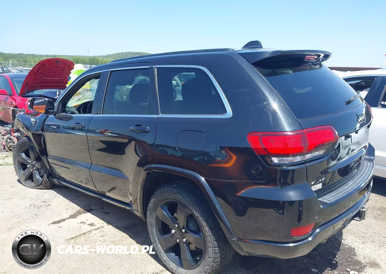 2015 Jeep Grand Cherokee Altitude VIN:1C4RJFAG1FC224856 - 3