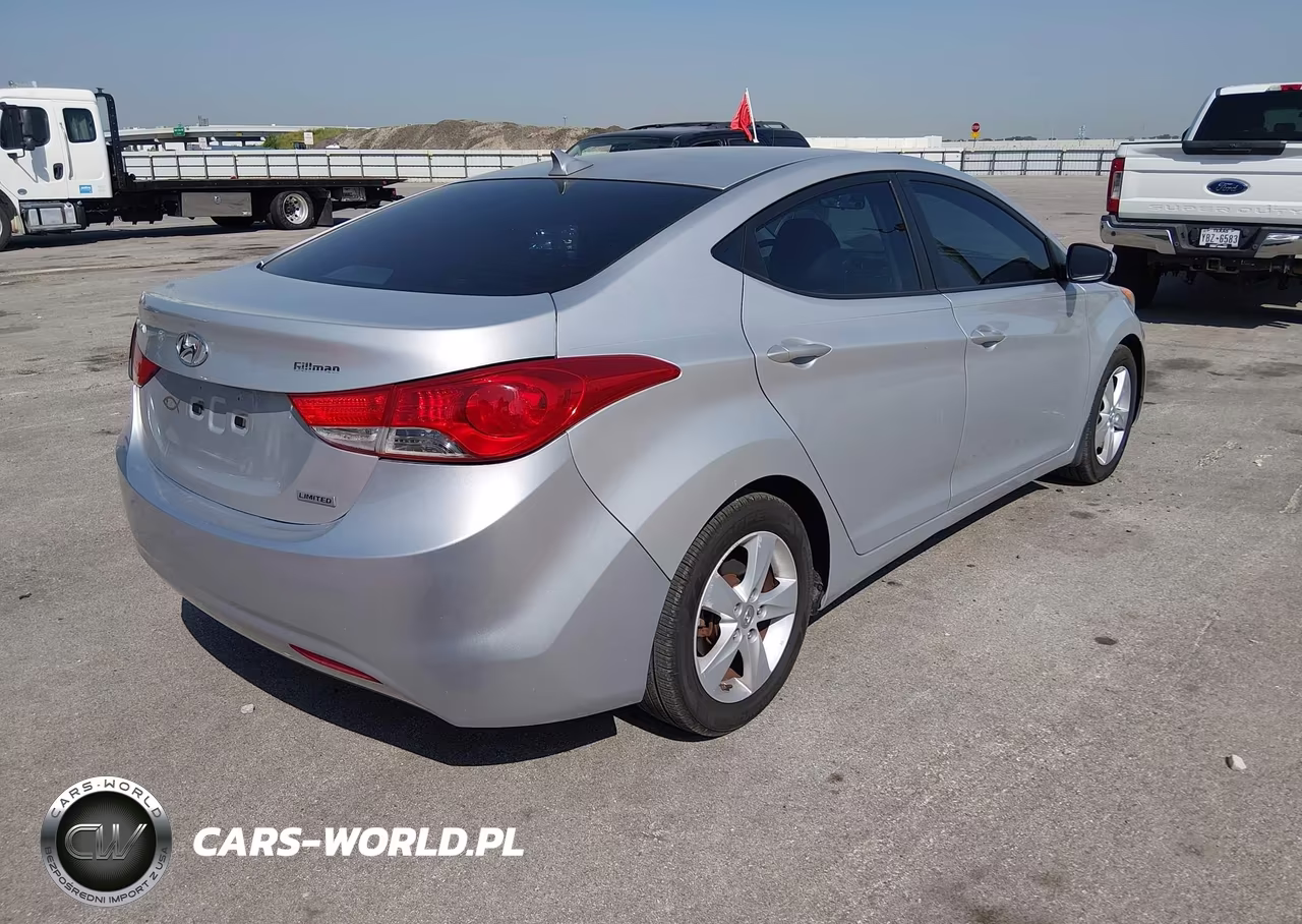 2013 Hyundai Elantra Limited VIN:KMHDH4AE0DU628596 - 4