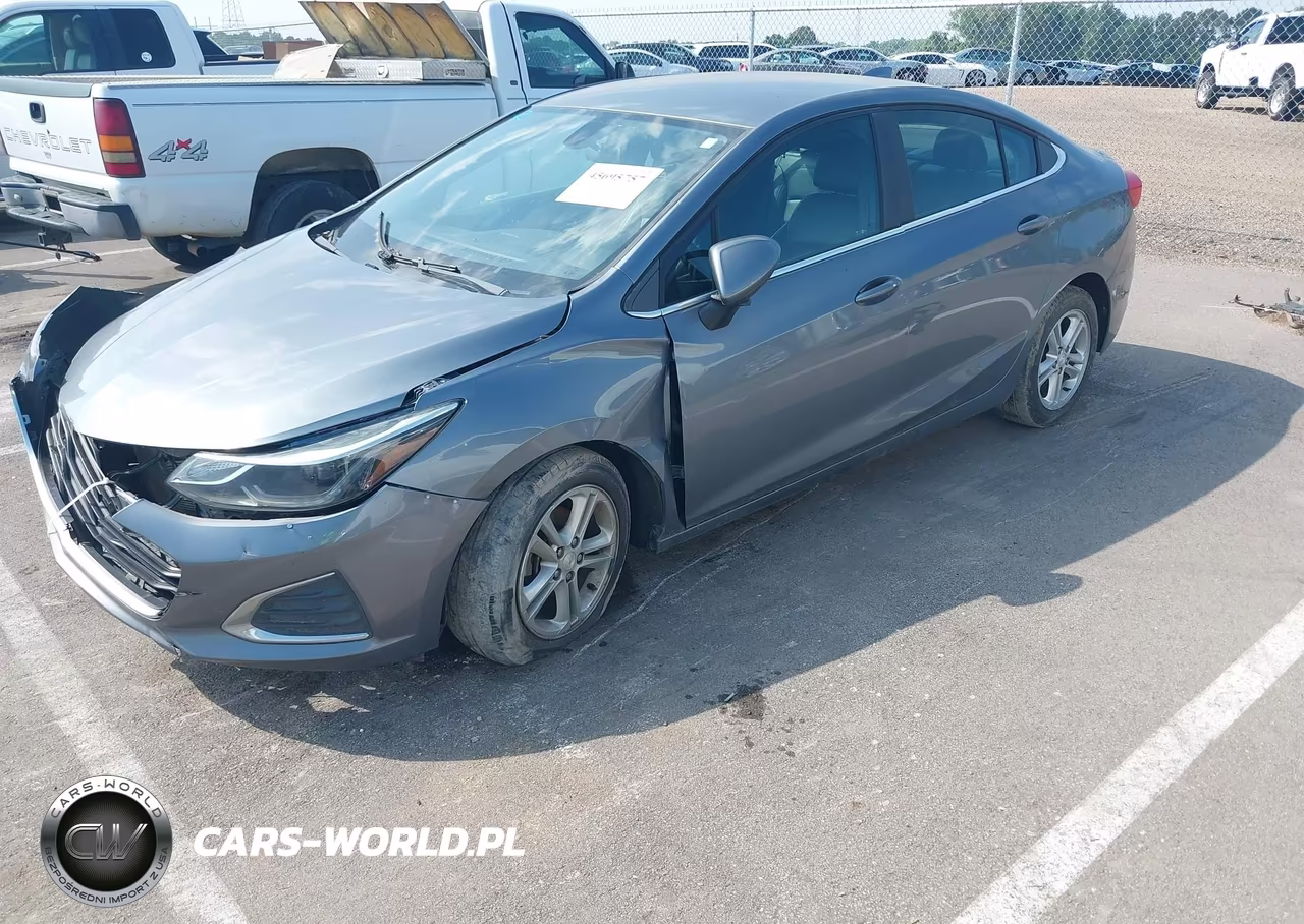 2019 Chevrolet Cruze Premier VIN:1G1BF5SM8K7100693 - 2