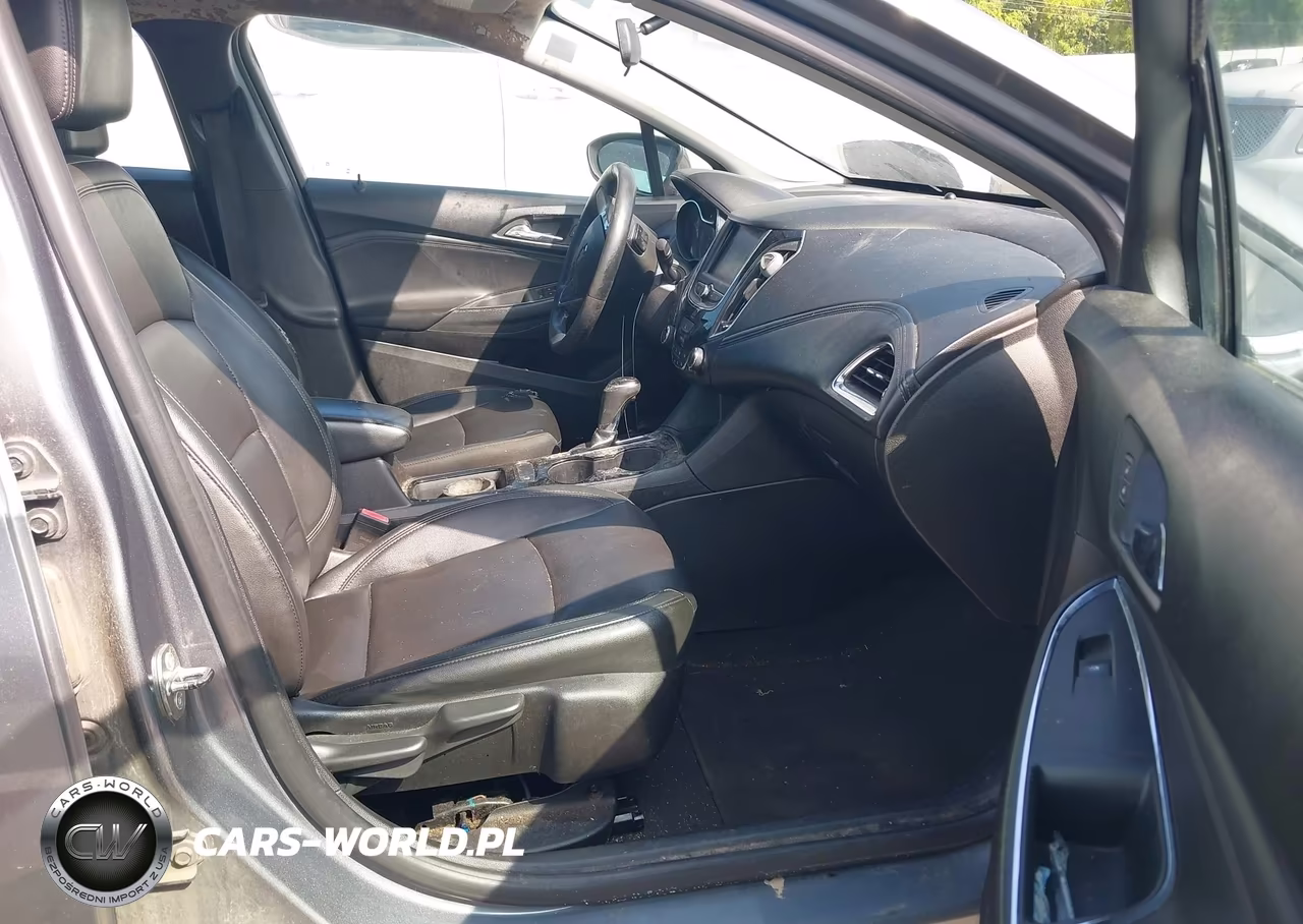 2019 Chevrolet Cruze Premier VIN:1G1BF5SM8K7100693 - 5