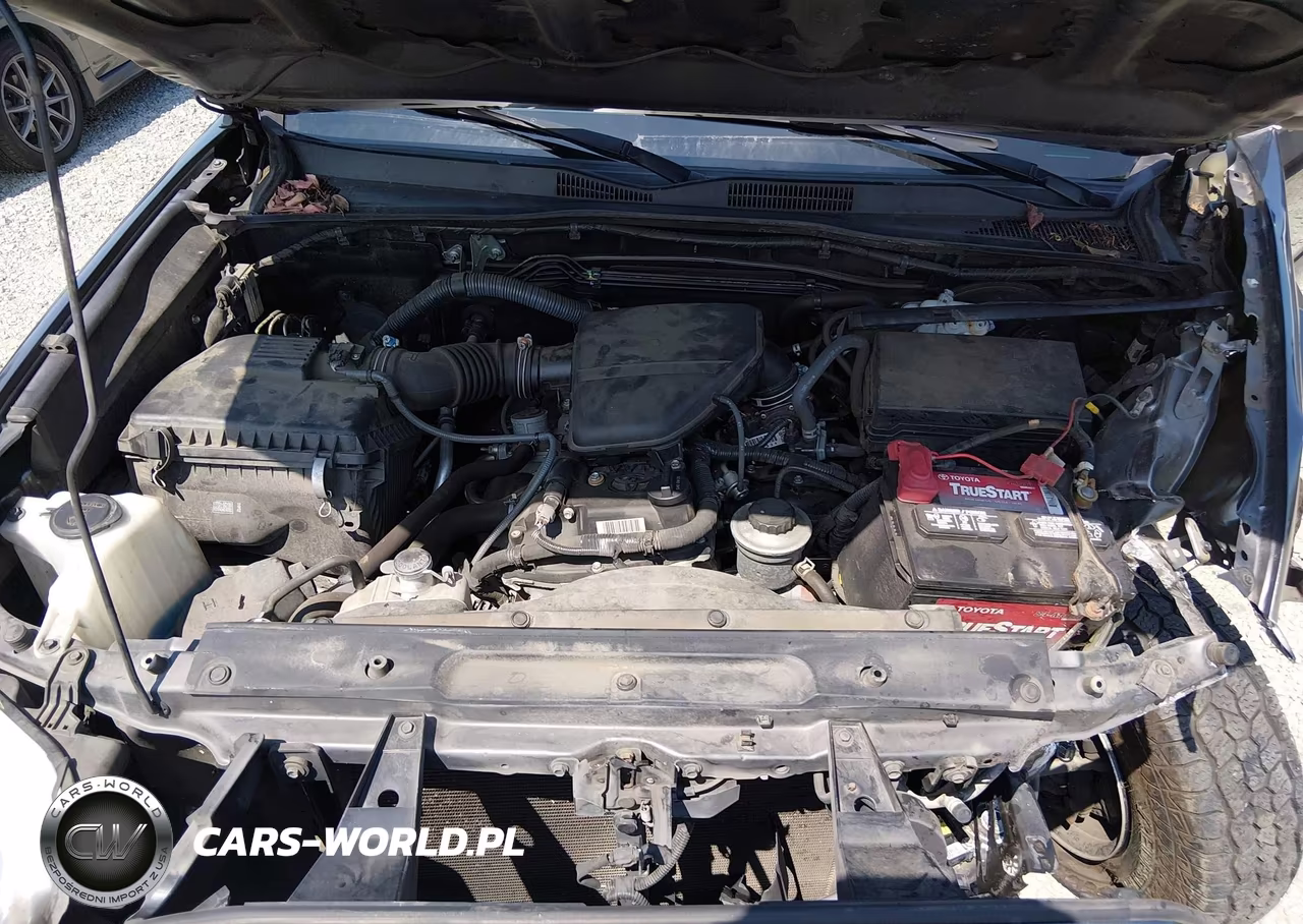 2018 Toyota Tacoma Sr VIN:5TFRX5GN8JX118002 - 10