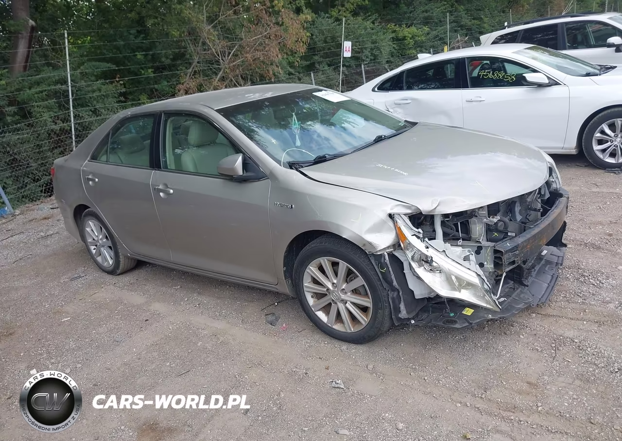 2014 Toyota Camry Hybrid Xle