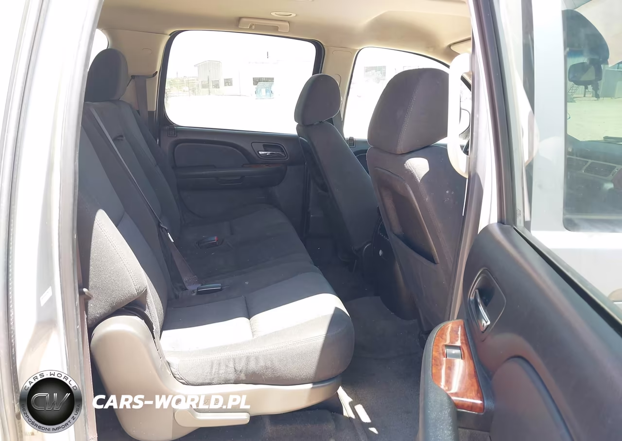 2013 Chevrolet Suburban Ls VIN:1GNSCHE09DR231804 - 8