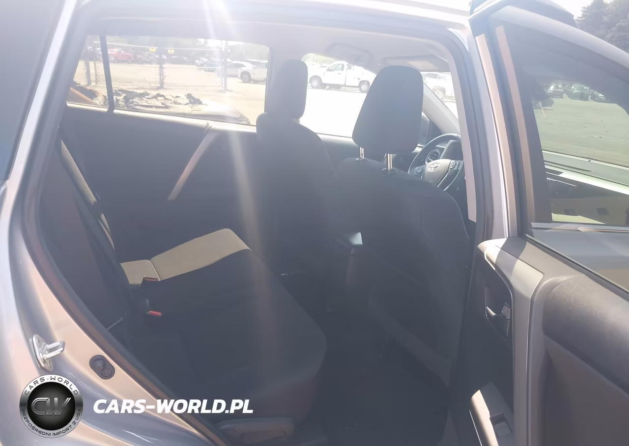 2017 Toyota Rav4 Le VIN:2T3BFREV2HW590581 - 8