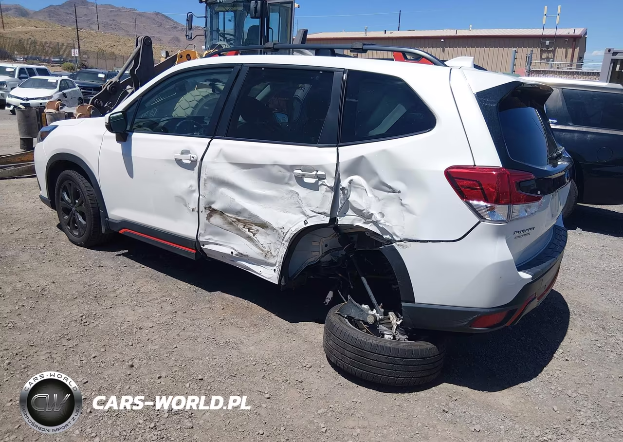 2022 Subaru Forester Sport VIN:JF2SKAJC9NH407620 - 3