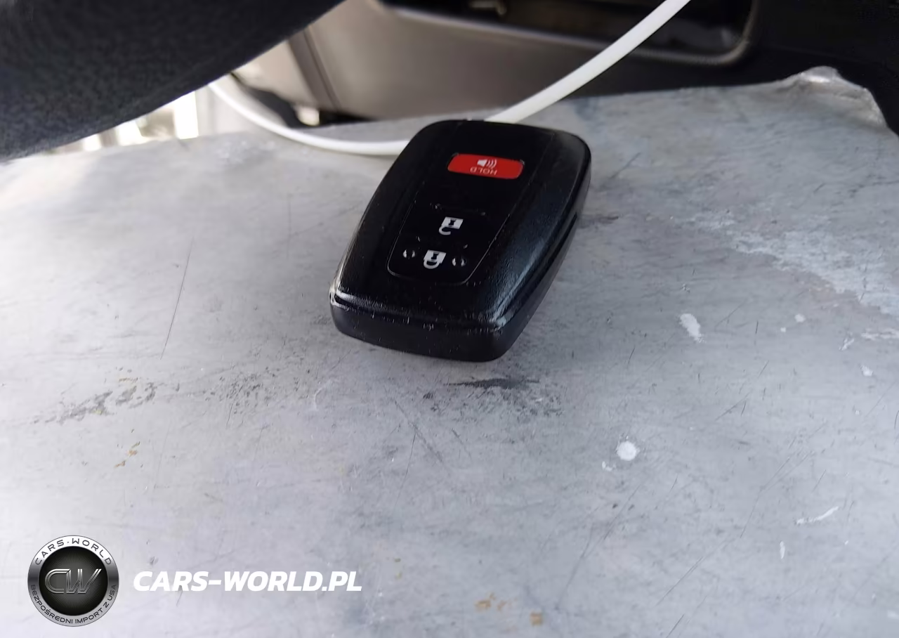 2019 Toyota Prius Le VIN:JTDKARFU3K3092713 - 11
