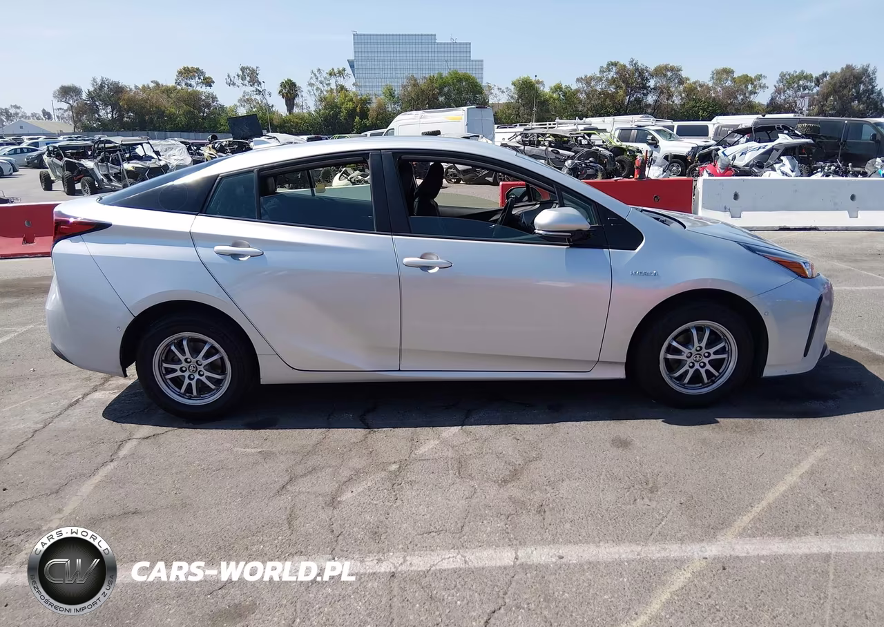 2019 Toyota Prius Le VIN:JTDKARFU3K3092713 - 13