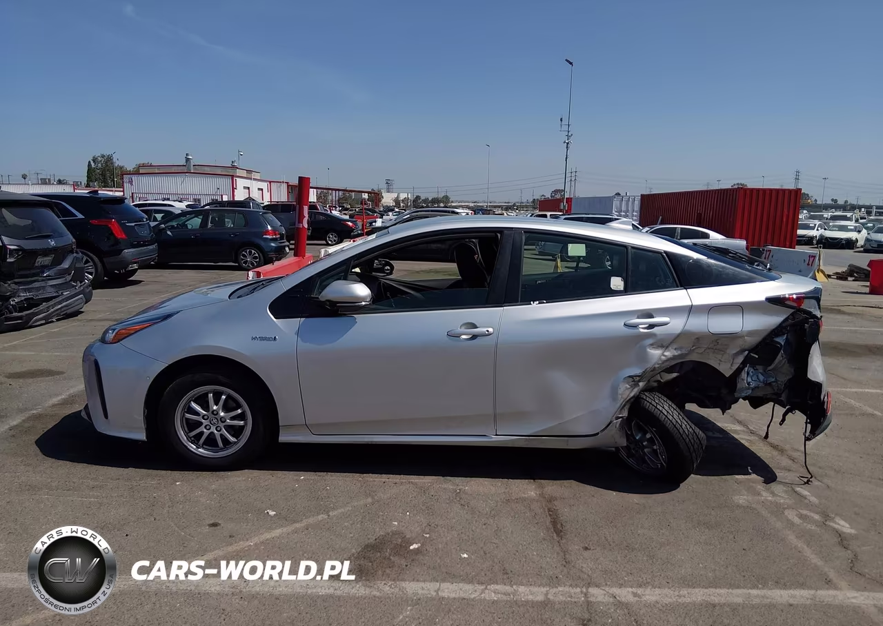 2019 Toyota Prius Le VIN:JTDKARFU3K3092713 - 14