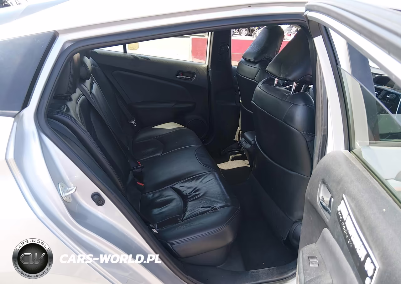 2019 Toyota Prius Le VIN:JTDKARFU3K3092713 - 8
