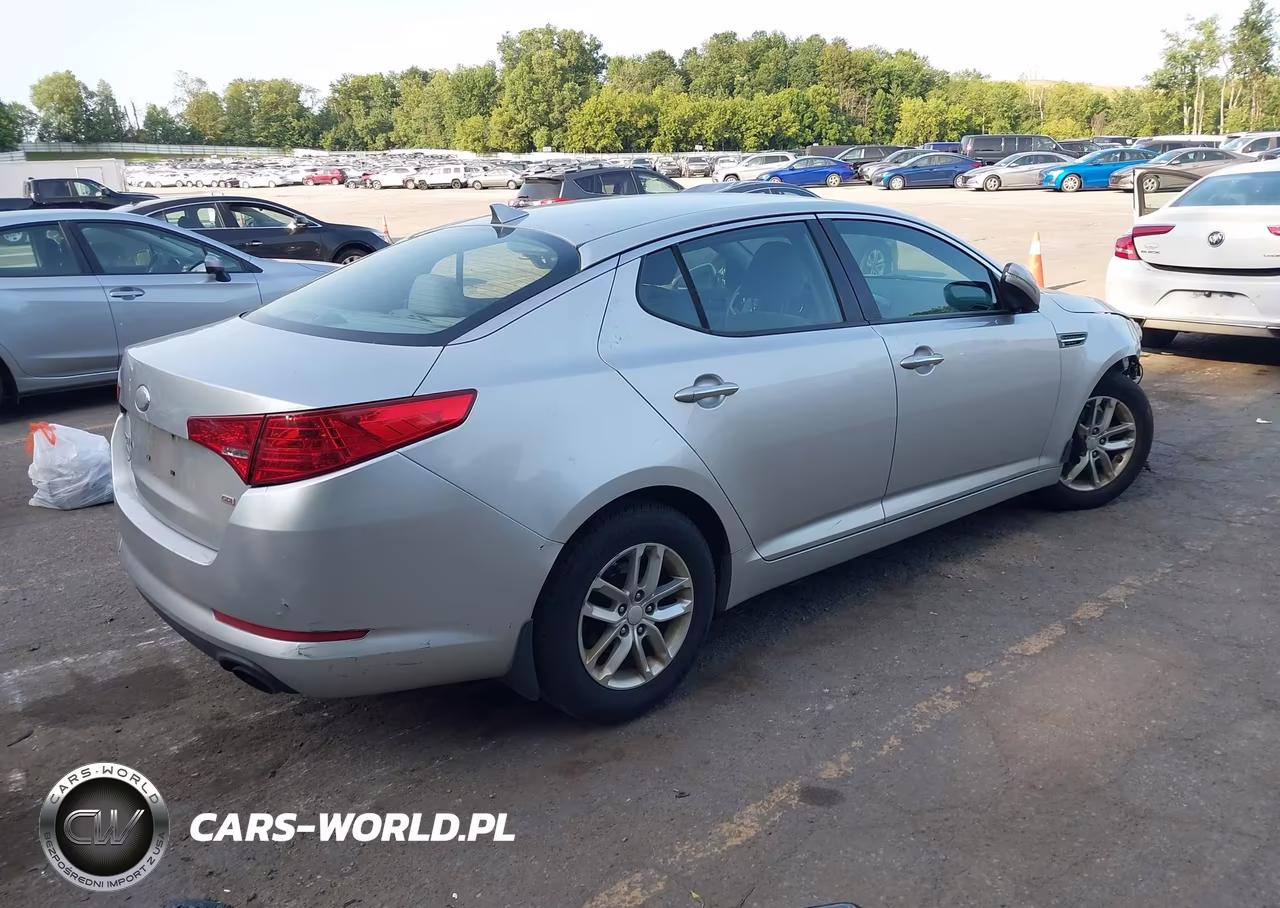 2013 Kia Optima Lx VIN:KNAGM4A73D5353635 - 4