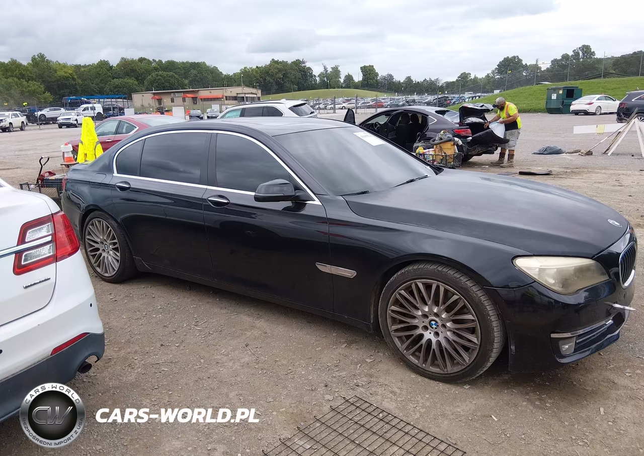 2013 BMW 750Li xDrive VIN:WBAYF8C54DDE59358 - 13